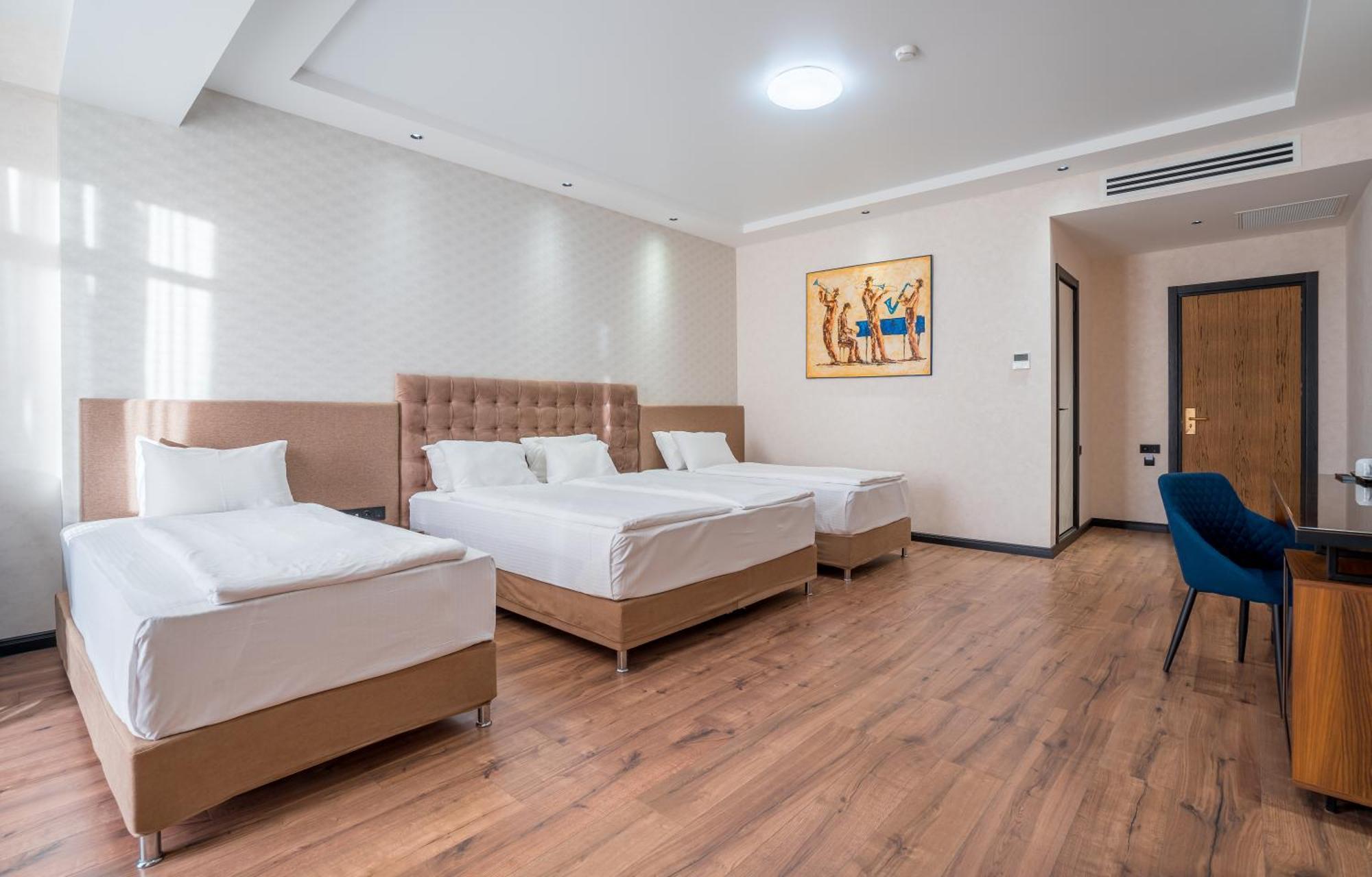 Olympus Hotel By Umbrella Tbilisi Esterno foto