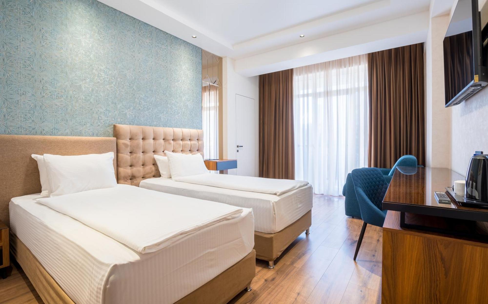 Olympus Hotel By Umbrella Tbilisi Esterno foto